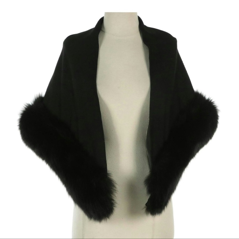Women’s Black Fox Fur Trimmed Triangular Shawl